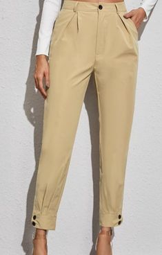 Trousers Women Outfit, Carrot Pants, Khaki Dress Pants, Fall Pants, Muslimah Fashion Outfits, Tapered Trousers, Cuffed Pants, Khaki Dress, Women Pants