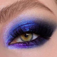 Eye Shadow Pallete, Shadow Pallete, Everyday Eyeshadow, Femininity Tips, Shiny Eyes, Glitter Eyeshadow Palette, Pretty Makeup Looks, Beauty Makeup Tutorial, Makeup Party