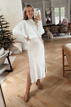 Maternity Skirt Outfits, Satin Midi Skirt Outfit, Silk Skirt Outfit, Graduation Outfit Ideas, Slip Midi Skirt, Casual Maternity Outfits, Skirt Outfit Fall, Satin Skirt Outfit, Winter Maternity Outfits