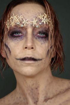 Halloween costume idea. My take on scary makeup for a mermaid costume. This haunted mermaid makeup look could have been “pretty” but I wanted to mix in some scary halloween vibes so…. this is the makeup look I got 🧜‍♀️ #mermaid #mermaidcostume #mermaidmakeup #costumeidea #costumeideas #halloweencostumes #scarymakeup #halloweenmakeuplook #halloweenmakeupideas Sea Witch Makeup Halloween, Spooky Mermaid Makeup, Siren Cosplay Makeup, Creepy Mermaid Makeup, Drowned Halloween Costume, Zombie Mermaid Makeup, Spooky Mermaid Costume, Creepy Mermaid Costume, Drowned Makeup Halloween