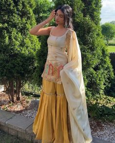 Traditional Suit For Women, Suit Ideas For Women Indian, Suit For Girls Indian, Traditional Outfit Ideas, Desi Outfit Ideas, India Outfits, Indian Outfits Modern, Shaadi Outfits, Good Fits