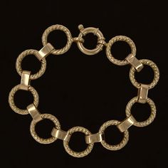 𝓦𝓮𝓵𝓬𝓸𝓶𝓮 𝓽𝓸 𝓛𝓲𝓸𝓷𝓱𝓮𝓪𝓻𝓽 𝓳𝓮𝔀𝓮𝓵𝓻𝔂 𝓢𝓱𝓸𝓹 ♥ Stunning Italian Link Bracelet crafted in High quality 14K Italian Gold. This Gorgeous bracelet is detailed with a Braided and polished interlocking links with oval links in between. Bracelet is made to order in the listed measurements and with a spring ring clasp closure. Please allow 1-4 weeks for delivery. 𝓘𝓽𝓮𝓶 𝓓𝓮𝓽𝓪𝓲𝓵𝓼 ♥ Made to Order ♥ Measurements: ♥ Arrives Gift Ready in a Beautiful Jewelry Box. ♥ *STORE POLICY* We Victorian Engraved Gold Bracelet, Antique Yellow Gold Link Bracelet, Heirloom Gold Bracelet With Polished Finish, Heirloom Gold Bracelet Hallmarked, Victorian Polished Bracelets For Formal Occasions, Elegant Formal Chain Bracelet, Formal Chain Bracelet, Vintage Formal Chain Bracelet With Polished Finish, Classic Gold Bracelet With Intricate Design