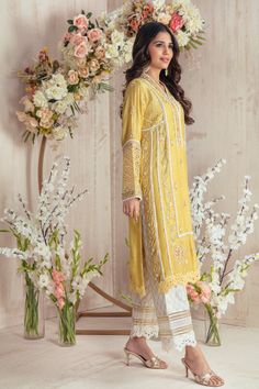 Sun Kissed Yellow Bamboo, Desi Outfits, Pakistani Style, Designer Outfit, Outfits Woman, Machine Work, Designer Top, Salwar Kamiz, Desi Style