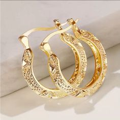 Beautiful Pair Of Earrings In Golden One. Nice Design And Style Perfect For Any Occasion, Great Looking, New In Package Expensive Golden Jewelry, Golden Earrings, Alloy Earrings, Earring Type, Modern Earrings, Circle Earrings, Metal Style, Gold Texture, Ear Jewelry