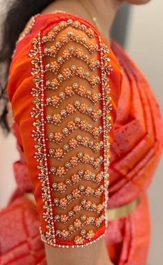 Saree Blouse Sleeves, Books Embroidery, Hoops Embroidery, Embroidery Books, Netted Blouse Designs, Blouse Works, Gift Embroidery, Latest Bridal Blouse Designs, Cutwork Blouse