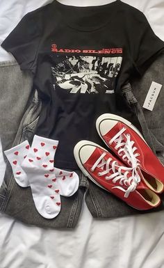 Toddler Costume Ideas, Red Converse, Downtown Outfits, Easy Toddler, Toddler Costumes, Outfits With Converse, Swaggy Outfits, Really Cute Outfits, Lookbook Outfits