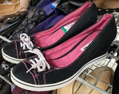 2009 Shoes, Pretty Shoes Aesthetic, Trashy Y2k Shoes, 2000 Shoes, 2000s Shoes, Funky Shoes, Shoe Inspo, Swag Shoes, Pretty Shoes