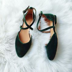 Green Closed Toe Flats For Party, Green Heels With Leather Sole And Flat Heel, Green Flat Heels With Leather Sole, Forest Green Wedding, Dark Green Wedding, Green Wedges, Green Flats, Emerald Green Dresses, Wedding Shoes Flats