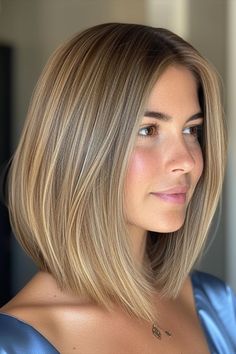 Blonde Hair Colors, Dark Blonde Hair Color, Blonde Hair Transformations, Dark Blonde Hair, Penteado Cabelo Curto, Brown Blonde Hair, Dark Blonde, Medium Hair Cuts, Hair Transformation