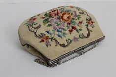 Vintage Handbagsvintage NEEDLE POINT Purses 1940s Vintage - Etsy Rose Purse, Vintage Evening Bags, Russian Style, Tapestry Bag, Vintage Tapestry, Floral Tapestry, Vintage Purses, Embroidered Bag, Chatelaine