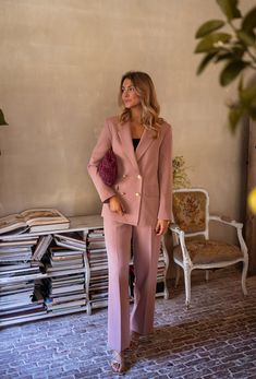 Old Pink Maon Blazer Nude Blazer Outfit, Linen Suits Women, Shearling Coat Womens, Pink Hair Dye, Parisian Women, Old Pink, Blazer Outfit, Pink Suit, Pink Shade