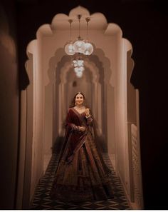 Bride Pics Indian, Bride Parlour Shoot Indian, Bridal Photography Poses Indian, Bridal Shoot Indian, Pellikuthuru Poses, Bride Shoot Poses, Elegant Lengha, Reception Look Bride Indian