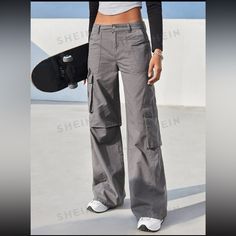 Size 27, Never Worn Cargo Pants Outfit Baggy, Cargo Pants Outfit Girl, Aesthetic Cargo Pants Outfit, Grey Cargo Pants Outfit, Cargo Pants Outfit Fall, Cargo Pants Outfit Summer, Cargo Pant Outfits, Cargo Pants Outfit Street Style, Cargo Pants Aesthetic