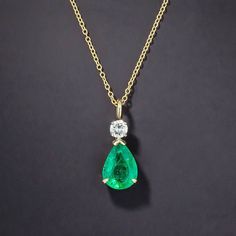 Necklace Birthstone, Cute Necklace, Yellow Gold Pendants, Emerald Gemstone, Diamond Pendant Necklace, Jewelry Inspo, Dream Jewelry, Emerald Diamond, Gold Pendant Necklace