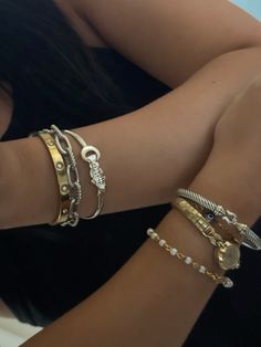 Bracelet stack inspo mixed metals Bracelet Styling Ideas, Mixed Metal Stacked Bracelets, Mixed Metals Stacked Rings, Mix Metal Bracelet Stack, Jewelry Mix Gold Silver, Mix Of Gold And Silver Jewelry, Silver And Gold Stack, Two Tone Jewelry Stack, Gold And Silver Jewelry Stack