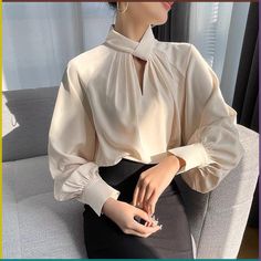 Fashion hacks for ladies Loose Dress Pattern, Stand Collar Blouse, Lantern Sleeved Blouses, Business Casual Shirts, Color Blouse, Autumn 2023, Elegant Blouses, Sleeve Women, Solid Color Shirt