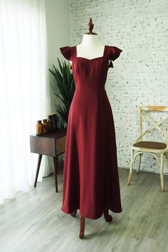 "*DHL shipping upgrade is available at check out process. Shipping part by DHL will take 3-6 days only. Production time may take around 2-3 weeks. If this is in rush you can convo us to make it sooner.:) Olivia dress in floor length version. This is elegant for a party and special occasion such as prom, bridesmaid day, wedding ceremony, graduation and for all. Also custom length for this dress is available and if you are looking for other color please convo. DESIGN✄: -Sweetheart bust line. -Ruff Maroon Dress Prom, Dark Red Party Dress, Summer Reception Dress, Dark Maroon Dress, Maroon Bridesmaid Dress, Blood Red Dress, Bridesmaid Dress Summer, Maroon Prom Dress, Burgundy Wedding Dress