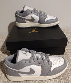 Air Jordan 1 Low Vintage Stealth Grey 553558-053 (Men's) / 553560-053 (GS). Air Jordan 1 Low "Vintage Grey" Size 4Y Release Date: 2022 MensStyle Code: 553558-053 Grade SchoolStyle Code: 553560-053 As the world spent much of 2020 locked indoors, many — especially those previously-restricted by a dress code — used the time to develop their sense of style, testing out both clothing and sneaker trends. And while prolific even before the pandemic, vintage fashion came out the other side at its most p Casual Gray Jordan Shoes For Light Sports, Gray Jordan Shoes For Light Sports With Round Toe, Casual Gray Jordan Shoes For Sports, Casual Gray Jordan Shoes For Streetwear, Casual Gray Jordan Shoes, Gray Jordan Shoes For Streetwear, Gray Low-top Jordan Shoes For Light Sports, Jordan Low Aluminium, Jordan 1 Vintage Grey