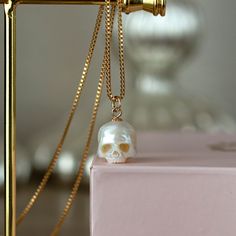 Pearl Skull, Carved Pearl, Gothic Pendant, Skull Necklace, Skull Pendant, Jewelry Lookbook, Gothic Jewelry, Dream Jewelry, Pretty Jewellery