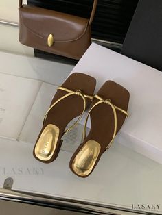 Lasaky - Minimalist Square Toe Slip-on Slippers with Vintage Velvet Surface and Thin Straps for Outdoor Use Bubble Sleeve Top, Party Heels, Vintage Velvet, Open Toe Sandals, Casual Flats, Beach Shoes, Stylish Shoes, Ankle Straps, Platform Wedges