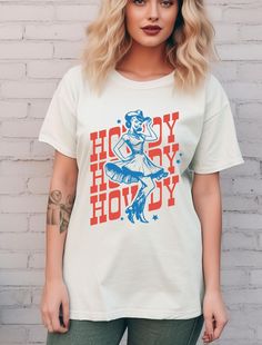 ✦Howdy T-Shirt, Women's Clothing, Comfort Colors Unisex T-shirt, 100% Ring-Spun Cotton ✦ SIZING Please refer to the sizing chart in the pictures above to find your perfect fit. ✦ RETURNS AND EXCHANGES Not accepted. Everything is made to order. If there is an issue with your order please message me and I will do my best to make it right.  ✦ CARE INSTRUCTIONS Turn sweatshirt inside out before washing. Machine wash cold, gentle cycle with mild detergent and similar colors. Cute T Shirts, Western Cowgirls, Western Cowgirl, Trendy Clothing, Cute Tshirts, Sizing Chart, Comfort Colors, San Jose, Trendy Outfits