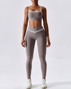 Solid Sculpting Sports Bra, Sculpting Sporty Sports Bra, Fitted Seamless Nylon Sports Bra, Fitted Nylon Sports Bra With Seamless Design, Sculpting Seamless Activewear, Sculpting Seamless Solid Activewear, Solid Color Sculpting Seamless Activewear, Seamless Sculpting Activewear, Sculpting Elastane Activewear For Sports