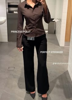 Medical Student Business Casual, Professional Baddie Outfits, Corporate Outfits Aesthetic, 2000s Work Outfits, Office Outfits Women Aesthetic, Work Experience Outfits, Formal Wear Aesthetic, Lawyer Outfit Aesthetic, Business Casual Outfits Aesthetic