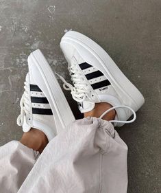 Campus Adidas, Disney Outfits Women, Bunny White, Adidas White Sneakers, Fresh Shoes, Adidas Campus