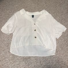 Wild Fable Cropped Button Up, Cream, Size L, Never Worn, Perfect Condition, Use As Swimsuit Coverup Or Lightweight Crop Top (Buttoned Or Not), Collar For Shaping, Flowy Vacation Piece White V-neck Shirt With Buttons, Casual White Blouse With Buttons, White V-neck Blouse With Buttons, Trendy White Buttoned Shirt, Trendy White Shirt With Buttons, White Button-up Tops With Buttons, White Trendy Tops With Button Closure, White Collared Blouse For Summer, White Short Sleeve Blouse With Button Closure