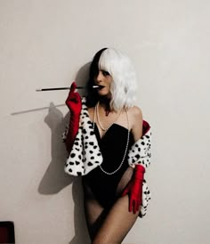 Halloween Burlesque Costumes, Curela Devil Diy Costume, Cruella Deville Costume College, Cruella Deville Photoshoot, Cruella Deville Costume Halloween, Cruelly Devil Costume, Halloween Costumes Cruella Deville, Cruella Deville Costume Diy, Costume Movie Characters