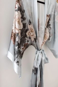 Every day is a little more beautiful in this sophisticated, Keina women's floral silk robe from KIM+ONO! Get this robe to add a little luxury to your day. Silk Loungewear, Silk Robe Long, Short Kimono Robe, Bridesmaid Kimono, Open Kimono, Silk Kimono Robe, Kimono Duster, Kimono Wrap, Kimono Pattern