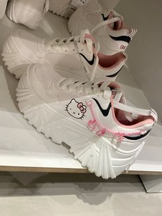 Pink White Aesthetic, Shoes Hello Kitty, Bershka Shoes, Adorable Aesthetic, Harajuku Pink, Hello Kitty Cute, Y2k Hello Kitty, Hello Kitty Merchandise, Hello Kitty Baby