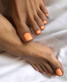 Pedicure Essentials, Orange Toe Nails, Feet Nail Design, Pedicure Ideas, Orange Nail, Perfect Manicure