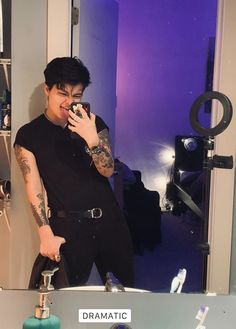 Tomboy Wedding Outfit, Masc Lesbian Haircut, Ayden Lee, Masculine Hairstyles, Maihua Lee, Masculine Women Fashion, Non Binary Outfits, Lesbian Haircut