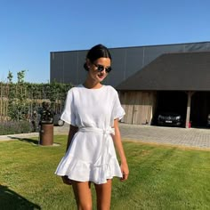 Business Casual For Short And Curvy, Mode Casual, Black Sabbath, Mode Inspo, Spring Summer Outfits, Outfits Casuales, Simple Dresses, Look Fashion