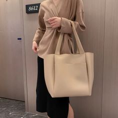 Main Material: PUClosure Type: HaspColors: Black, brown, khakiSize: 12.2*5.1*12.2 Inches / 31*13*31 cm Our hot items ALWAYS sell out FAST so get yours now before we run out! We only have Limited Stock! Casual Tote Bag, Travel Tote Bag, Casual Tote, Shoulder Messenger Bag, Travel Tote, Shoulder Tote Bag, Shopper Bag, Square Bag, Womens Tote