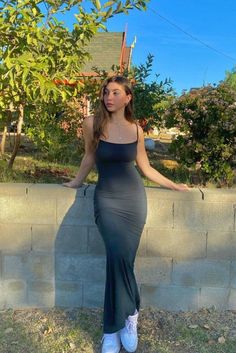 Outfits para que tu crush se arrepienta de haberte bateado Fitted Dress Outfit, Long Bodycon Dress Outfit, Body Con Dress Outfit, Bodycon Outfits, Maxi Dress Outfit, Cutout Maxi Dress, Long Bodycon Dress, Elegante Casual