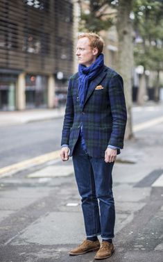 Drake London, Preppy Men, Outfits Hombre, How To Wear Scarves, Chambray Shirt, Black Watch, Cool Suits, Mens Street Style, British Style