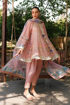 Nafisa Pink Dupatta With Printed Motifs For Summer, Summer Bohemian Dupatta With Gota Work, Summer Dupatta With Intricate Embroidery, Festive Pink Printed Lawn Suit, Summer Pink Printed Dupatta, Shalwar Design, Pakistani Aesthetic, Gala Outfits, Casual Suits