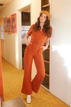 The California Shake Jumpsuit in Rust – Miracle Eye 70s Jumpsuit, Orange Jumpsuit, 70s Inspired Fashion, 70s Outfits, Orange Outfit, Jumpsuit Outfit, Short Sleeve Jumpsuits, Jumpsuit With Sleeves, Adjustable Belt