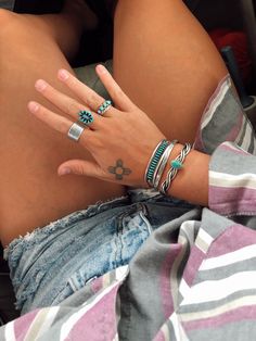 Western Cuff Tattoo, Neck Pieces Jewelry Western, Western Ear Piercing Ideas, Punchy Hand Tattoos, Turquoise Jewelry Tattoo, Western Turquoise Jewelry, Western Jewlery Sterling Silver, Western Accessories Rings, Western Jewelry Stack