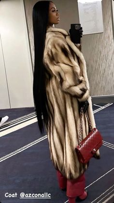 Fur Coat Outfit, Long Fur Coat, Faux Fur Coats, Winter Fashion Outfits Casual, Mink Coat, Hoodie Coat, Fur Coats