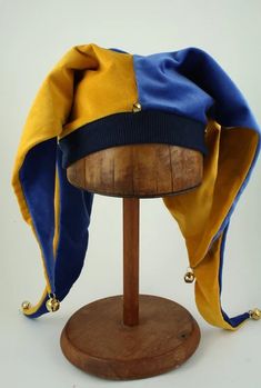 Jester Hat - Blue / Gold – Tall Toad Jester Outfit, Mardi Gras Jester, Jester Costume, The Jester, Clown Hat, Clown Clothes, Court Jester, Jester Hat, Clown Costume