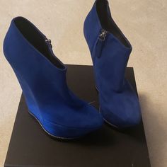 Giuseppe Zanotti Size 39 Color Blue Suede Leather 100% Authentic New Never Been Worn I Dont Sell Fake Brands All Items Can Be Verified At Store Locations Elegant Blue Suede Boots, Formal Blue Ankle Boot Heels, Chic Blue Formal Boots, Blue Closed Toe Formal Boots, Elegant Blue Ankle Boot Heels, Formal Blue Closed Toe Boots, Giuseppe Zanotti Boots, Platform Combat Boots, Giuseppe Zanotti Heels