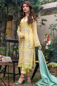 Designer Salwar kameez | Designer Punjab Suits | Pakistani Salwar Kameez Akbar Aslam, Dress Design Ideas, Kinza Hashmi, Suits Punjabi, Punjabi Salwar, Asim Jofa, Designer Punjabi Suits, Pakistani Salwar, Punjabi Outfits