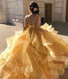 Gold Tulle Ball Gown For Quinceanera, Gold Tulle Gown For Prom Season, Gold Floor-length Dress For Quinceanera, Gold Tulle Prom Gown, Gold Tulle Gown For Prom, Gold Ball Gown Quinceanera Dress For Party, Gold Ball Gown Quinceanera Dress For Debutante Ball, Gold Ball Gown For Quinceanera Debutante Ball, Gold Ball Gown For Quinceanera Party