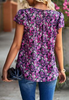 The EMES SHOP blouse is detailed with feminine lace details. Features floral prints. round neck line. flutter sleeves. and flowy fit. Pair it with distressed jeans and sandals for a juxtaposing look.MATERIAL:100% PolyesterMEASUREMENTS: Product Length 25"-26.5"in 4-6-Small | Waist: 25"-26.5"in | Chest: 33"-34.5"in 6-8-Medium | Waist: 26.5"-28"in | Chest: 34.5"-36"in 8-10-Large | Waist: 28"-29.5"in | Chest: 36"-37.5"in 10-12-X-Large | Waist: 29.5"-31"in | Chest: 37.5"-39"in MEASUREMENTS: Product L