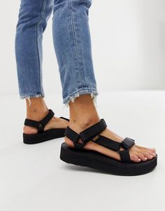 Tevas Sandals, Sport Sandals Outfit, Black Teva, Teva Midform, Heel Sandals Outfit, Most Comfortable Sandals, Mode Shoes