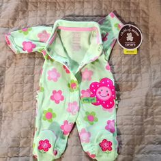 Nwt, "Pretty Girl" Onesie With Flower Patterns All Over Cute Sleepwear For Playtime In Spring, Cute Green Cotton Sleepwear, Playful Green Sleepwear For Spring, Playful Floral Print Sets For Playtime, Playful Floral Print Playtime Sets, Fun Spring Sleepwear, Cute Green Sets For Spring, Cute Green Spring Sets, Cute Green Playtime Sets