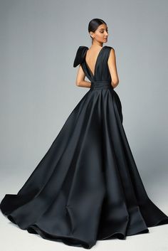 Plunging neckline hairy gown – HerTrove Elegant Black A-line Ball Gown, Black A-line Ball Gown For Formal Events, Taffeta Gala Dress With Sweep Train, Elegant Taffeta Dress With Sweep Train, Taffeta Evening Dress With Sweep Train, A-line Evening Dress With Satin Finish, Taffeta Evening Dress, Floor-length, Gala Taffeta Dress With Satin Finish, Elegant Sleeveless Taffeta Evening Dress